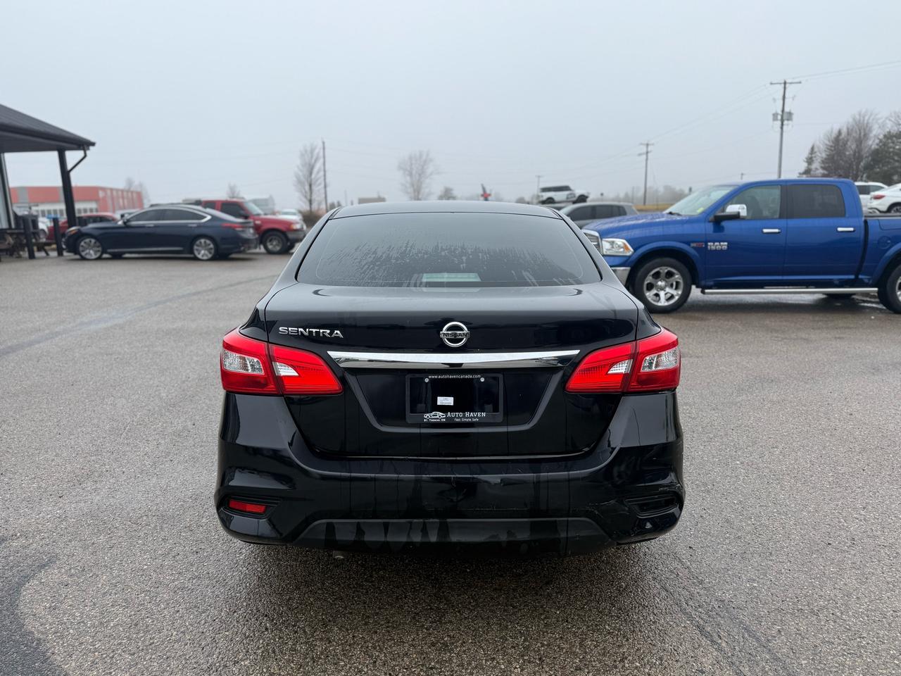 2016 Nissan Sentra S Photo4