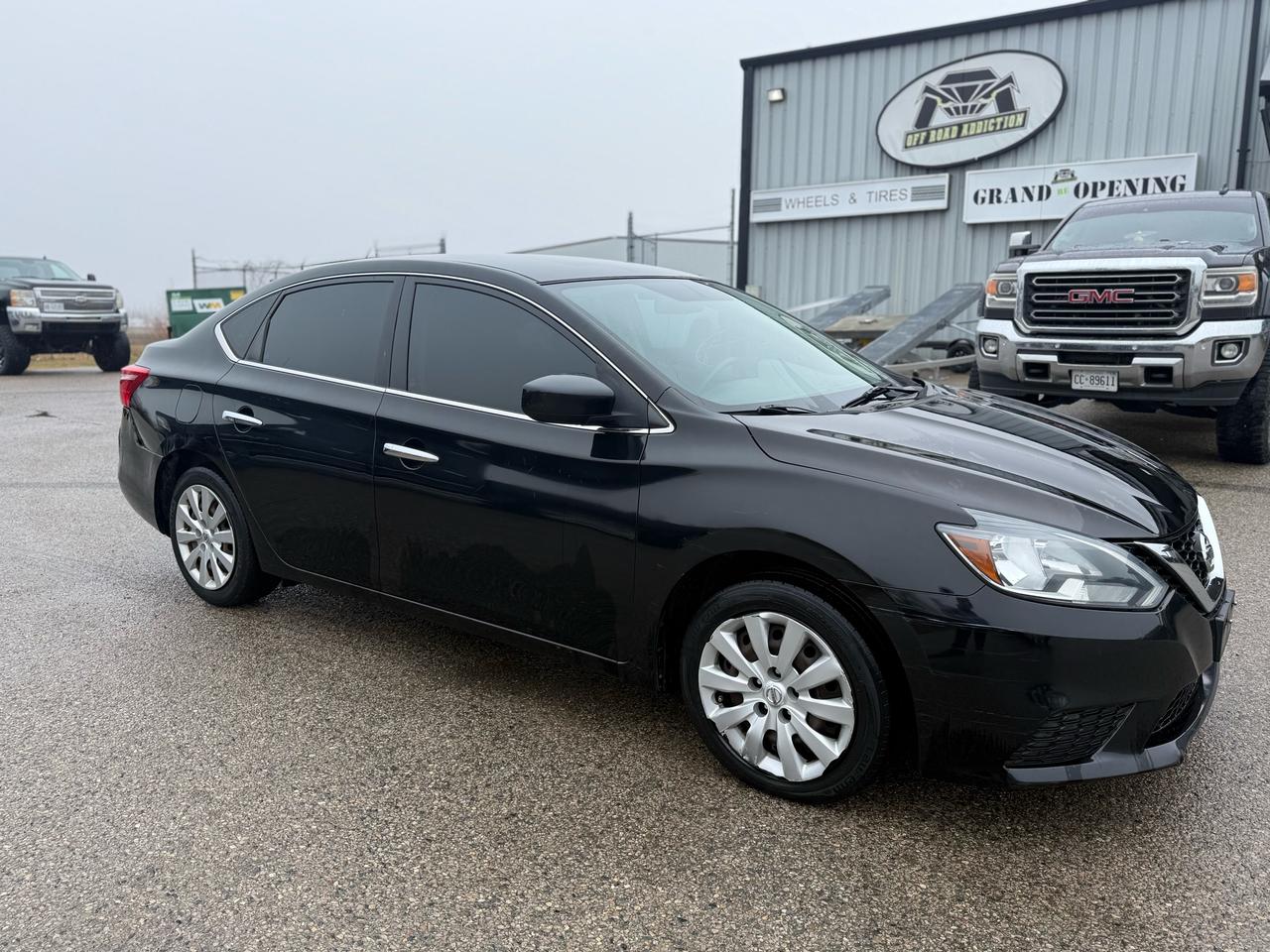 2016 Nissan Sentra S Photo2