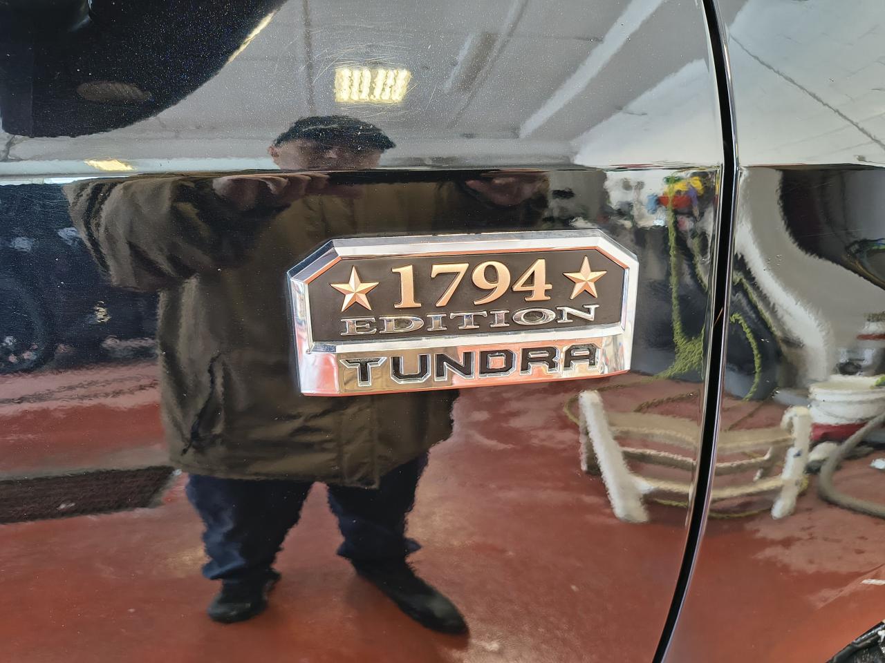 2021 Toyota Tundra Platinum Photo0