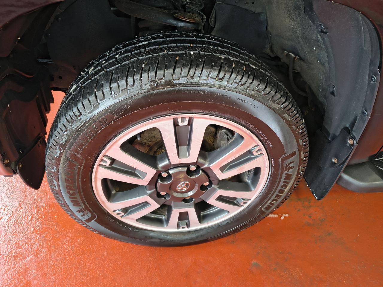 2021 Toyota Tundra Platinum Photo0