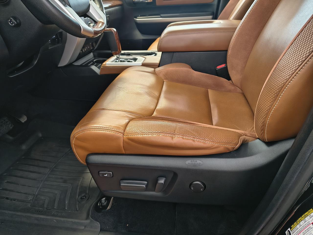 2021 Toyota Tundra Platinum Photo0