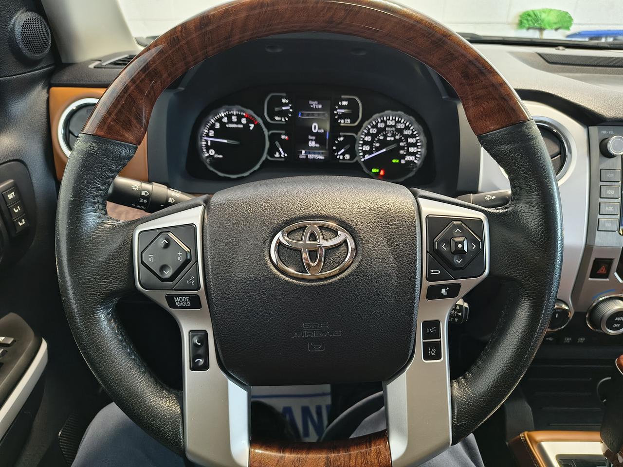 2021 Toyota Tundra Platinum Photo0