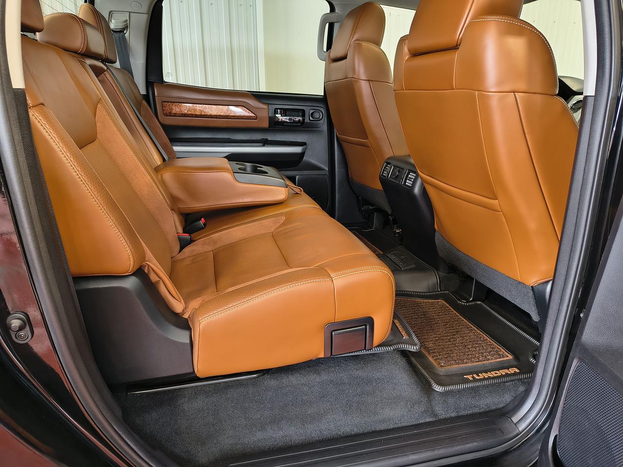 2021 Toyota Tundra Platinum Photo0