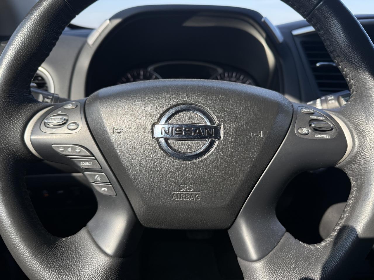 2015 Nissan Pathfinder SV | 7 PASSENGER | BACKUP CAMAERA | HEATED SEATS Photo