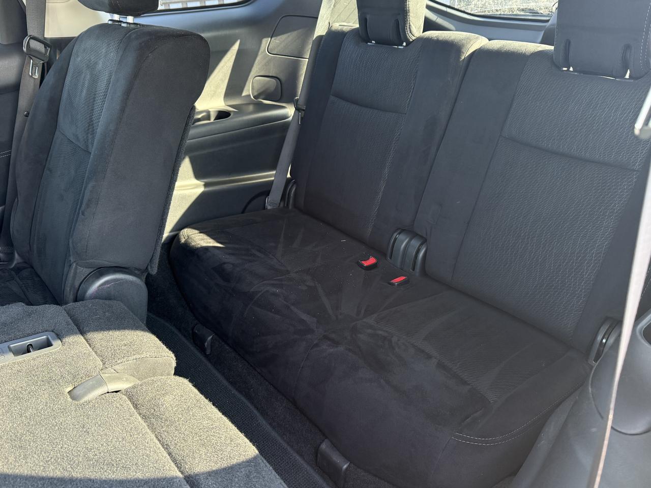 2015 Nissan Pathfinder SV | 7 PASSENGER | BACKUP CAMAERA | HEATED SEATS Photo