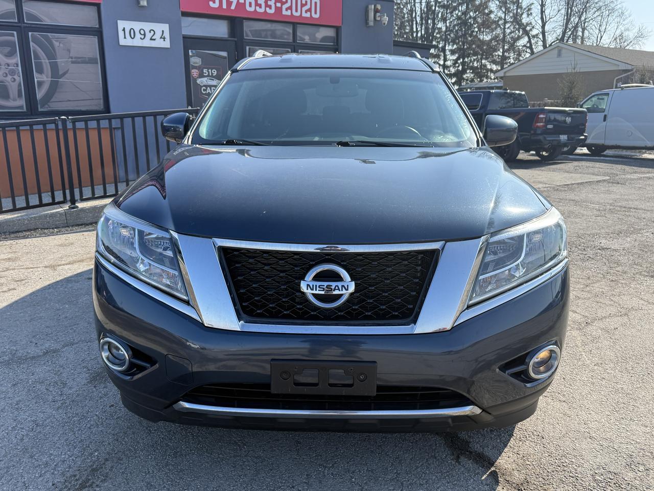 2015 Nissan Pathfinder SV | 7 PASSENGER | BACKUP CAMAERA | HEATED SEATS Photo