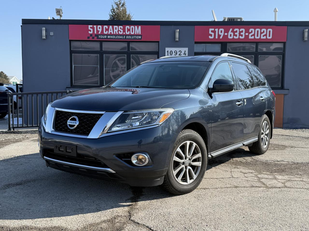 2015 Nissan Pathfinder SV | 7 PASSENGER | BACKUP CAMAERA | HEATED SEATS Photo0