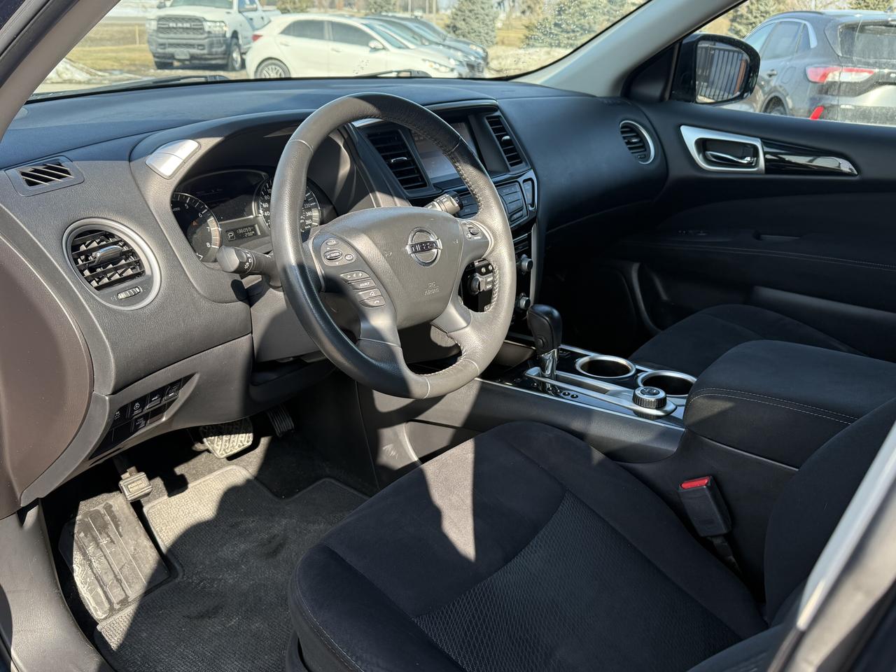 2015 Nissan Pathfinder SV | 7 PASSENGER | BACKUP CAMAERA | HEATED SEATS Photo