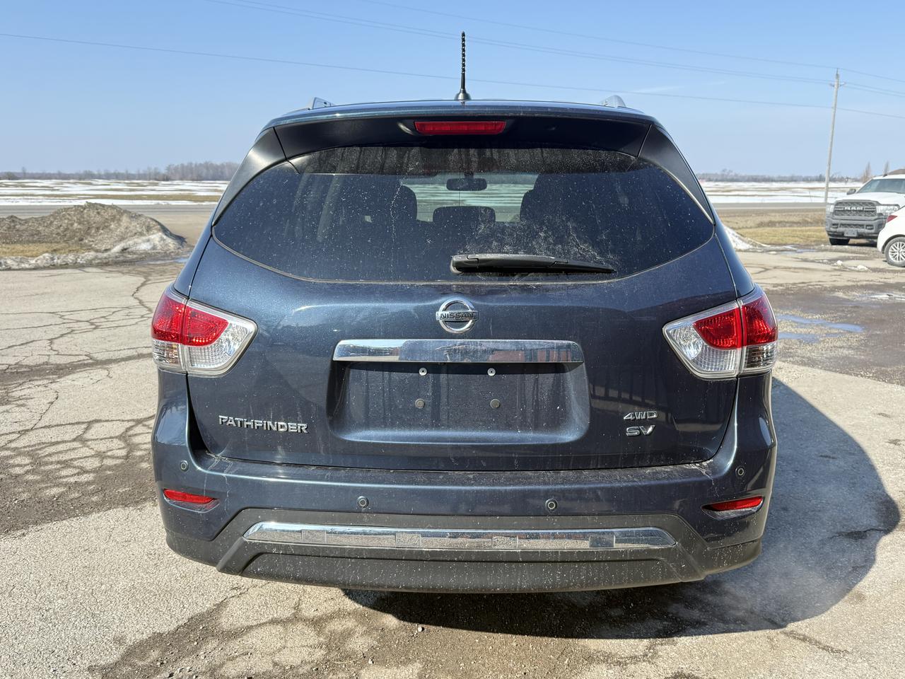 2015 Nissan Pathfinder SV | 7 PASSENGER | BACKUP CAMAERA | HEATED SEATS Photo3