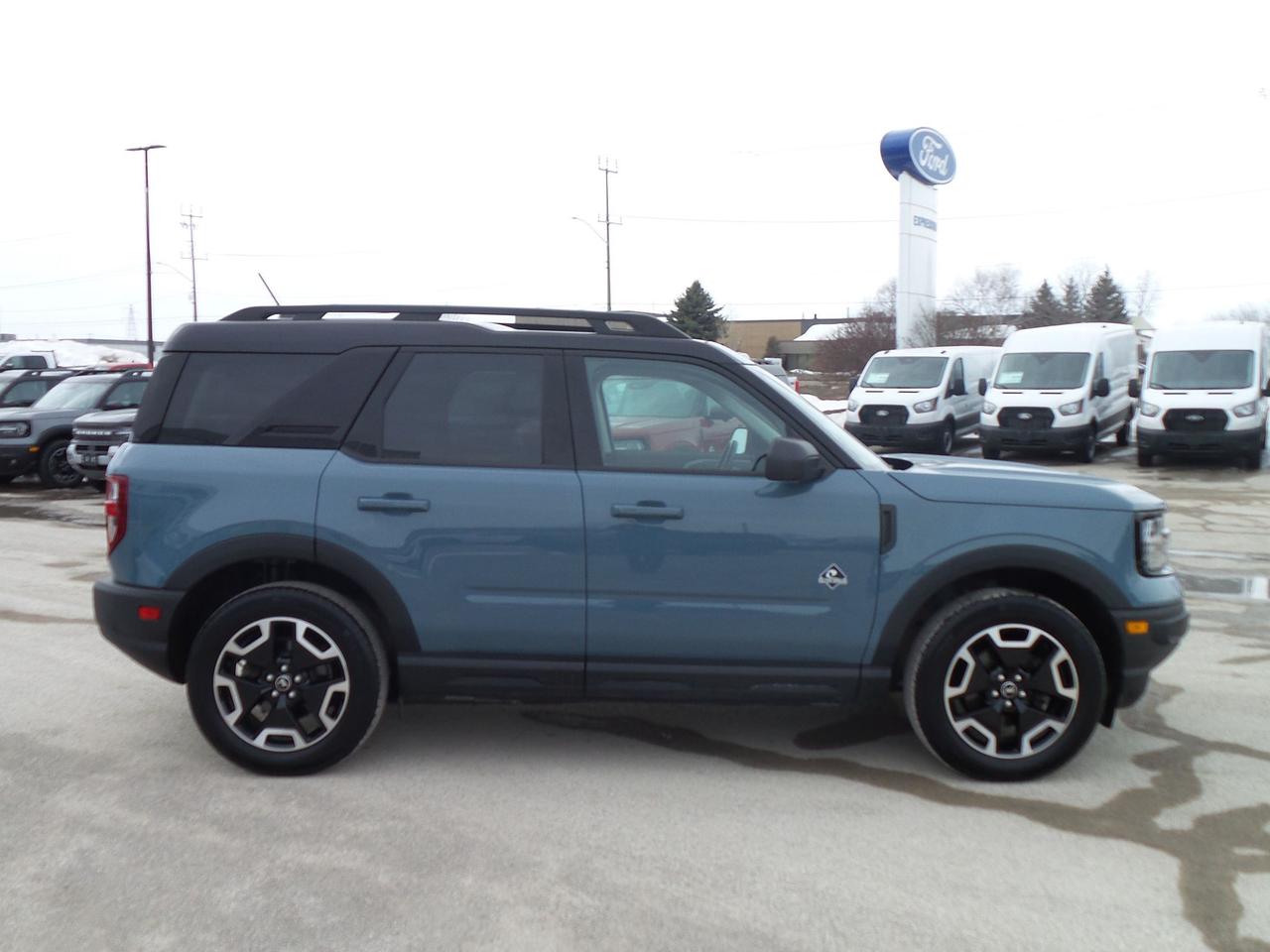 2023 Ford Bronco Sport OUTERBANKS, COPILOT, 1 OWNER, EXPRESSWAY SERVICED! Photo3