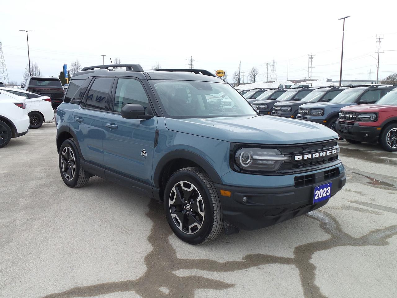 2023 Ford Bronco Sport OUTERBANKS, COPILOT, 1 OWNER, EXPRESSWAY SERVICED! Photo