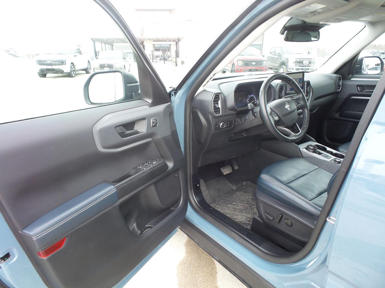 2023 Ford Bronco Sport OUTERBANKS, COPILOT, 1 OWNER, EXPRESSWAY SERVICED! Photo