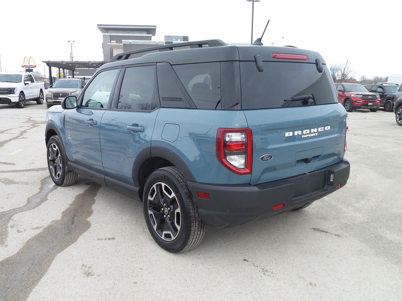 2023 Ford Bronco Sport OUTERBANKS, COPILOT, 1 OWNER, EXPRESSWAY SERVICED! Photo