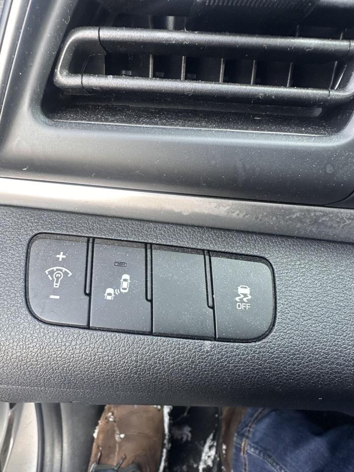 2019 Hyundai Elantra Preferred Photo