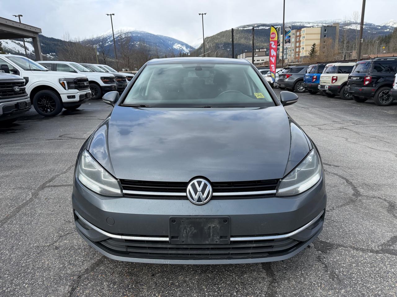 2020 Volkswagen Golf Highline Photo1