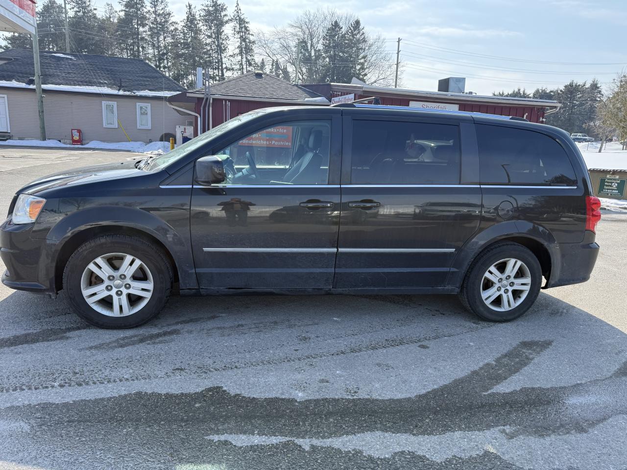 2016 Dodge Grand Caravan Crew Plus Photo3