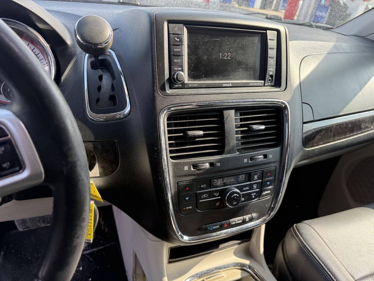 2016 Dodge Grand Caravan Crew Plus Photo