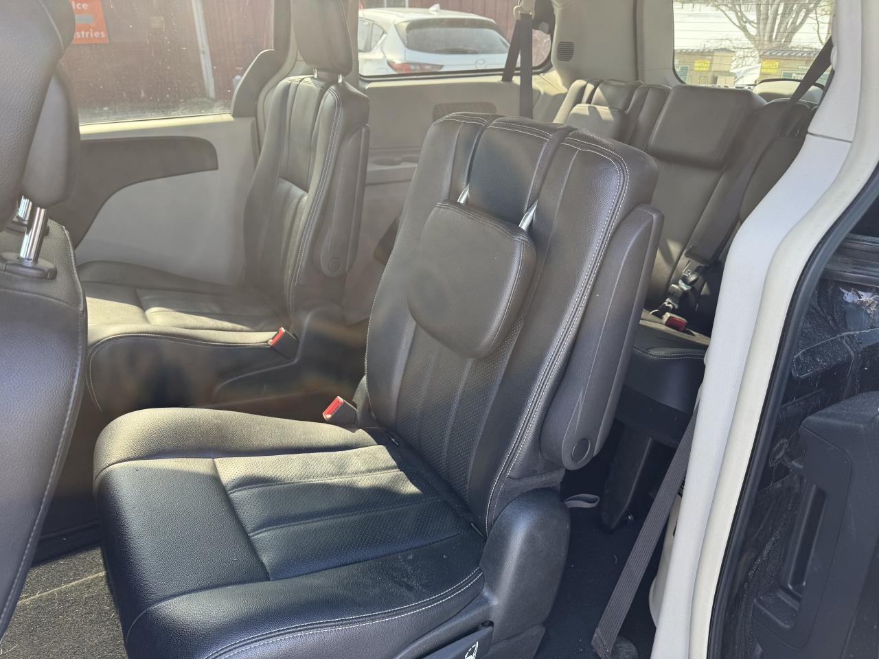 2016 Dodge Grand Caravan Crew Plus Photo