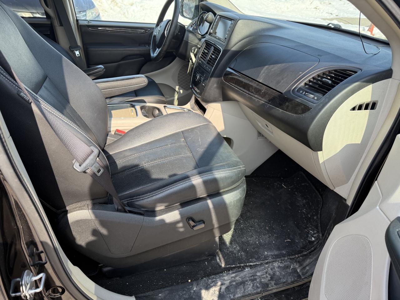 2016 Dodge Grand Caravan Crew Plus Photo