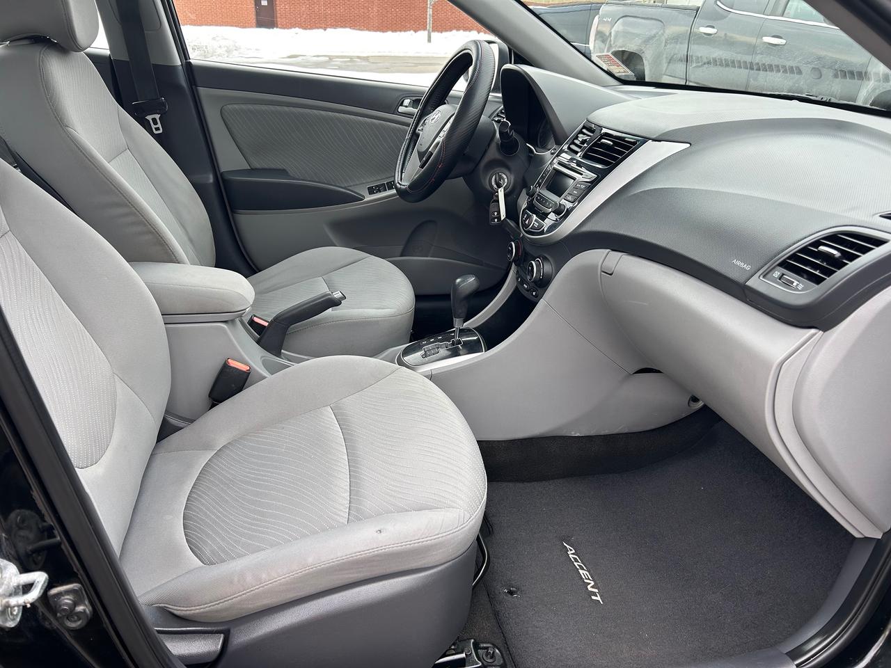 2017 Hyundai Accent GLS Photo