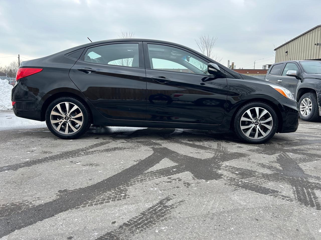 2017 Hyundai Accent GLS Photo