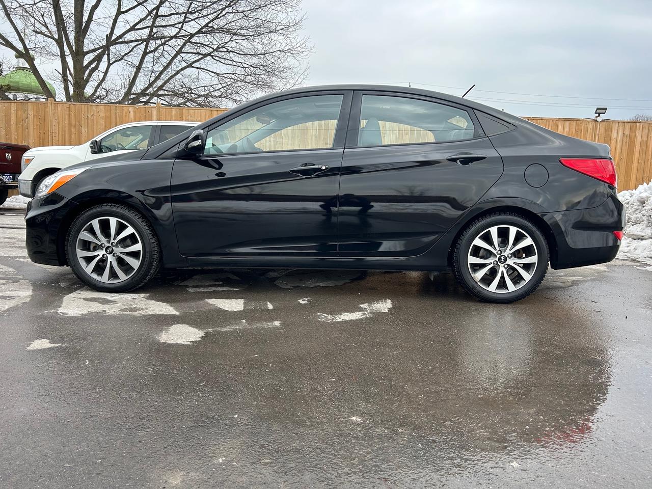 2017 Hyundai Accent GLS Photo