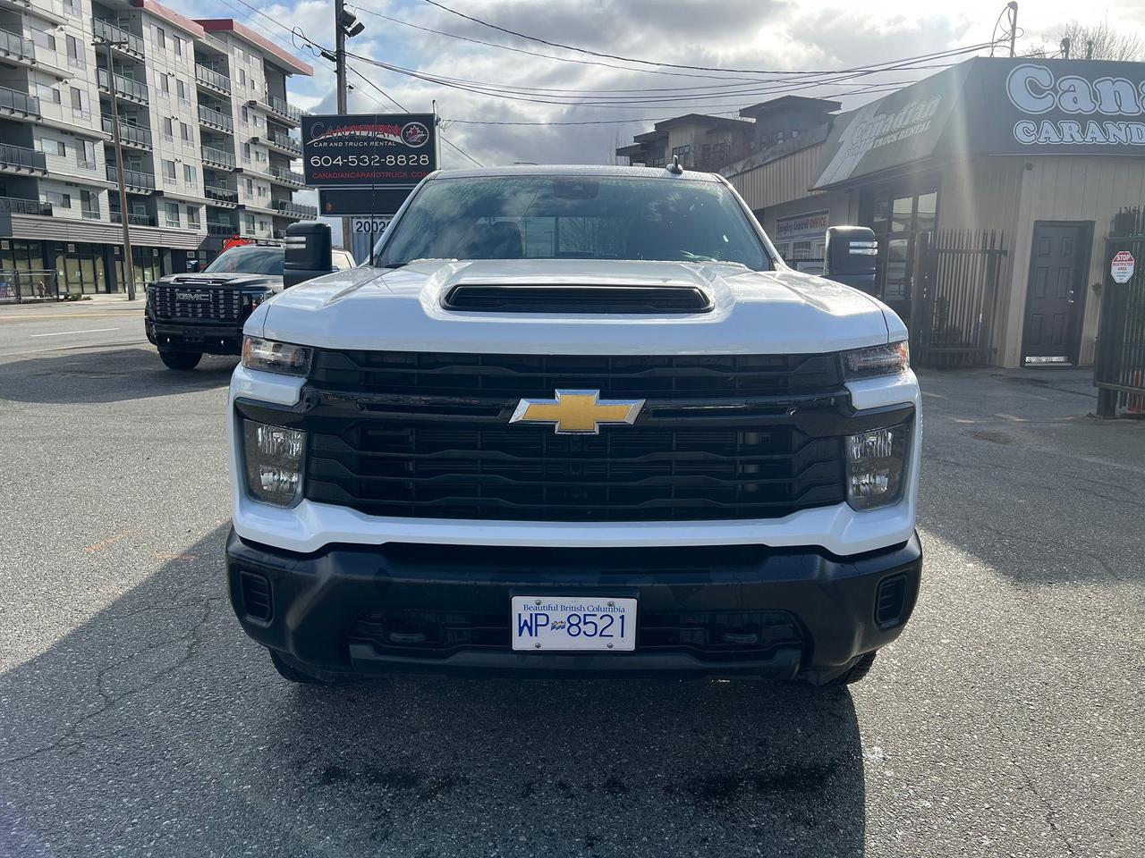 2025 Chevrolet Silverado 3500 4WD Crew Cab 172" Photo5