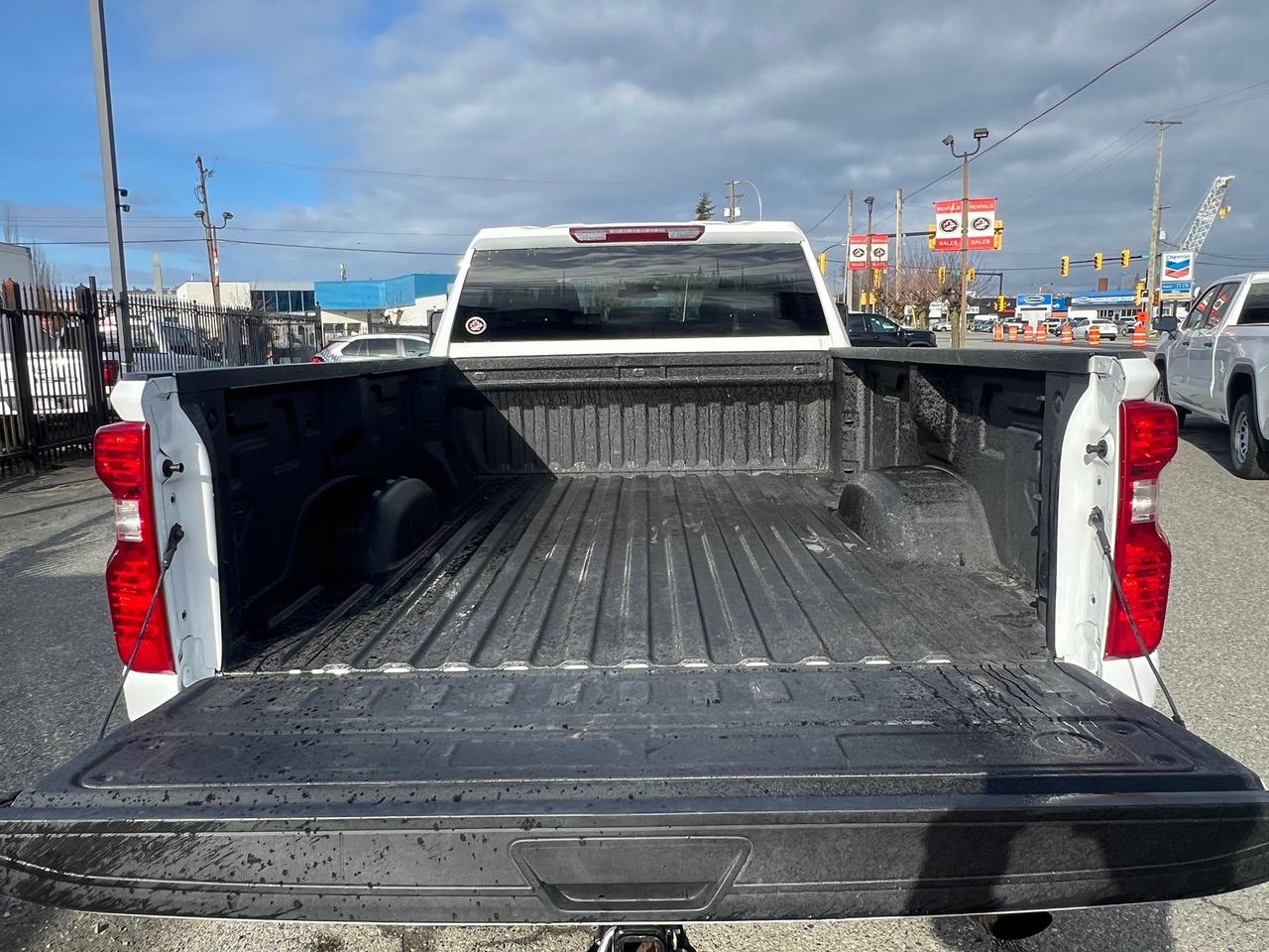 2025 Chevrolet Silverado 3500 4WD Crew Cab 172" Photo