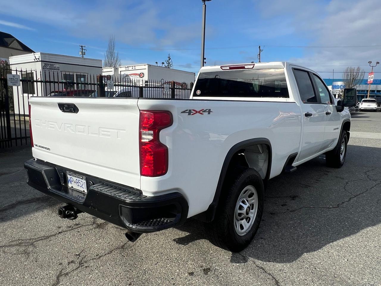 2025 Chevrolet Silverado 3500 4WD Crew Cab 172" Photo8