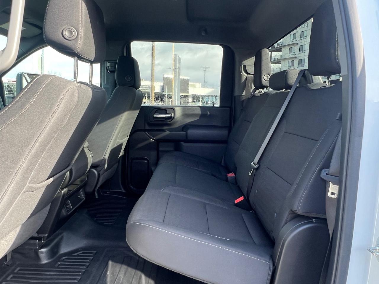 2025 Chevrolet Silverado 3500 4WD Crew Cab 172" Photo