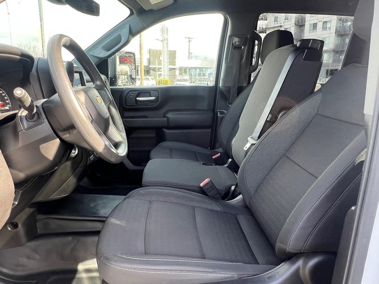 2025 Chevrolet Silverado 3500 4WD Crew Cab 172" Photo14