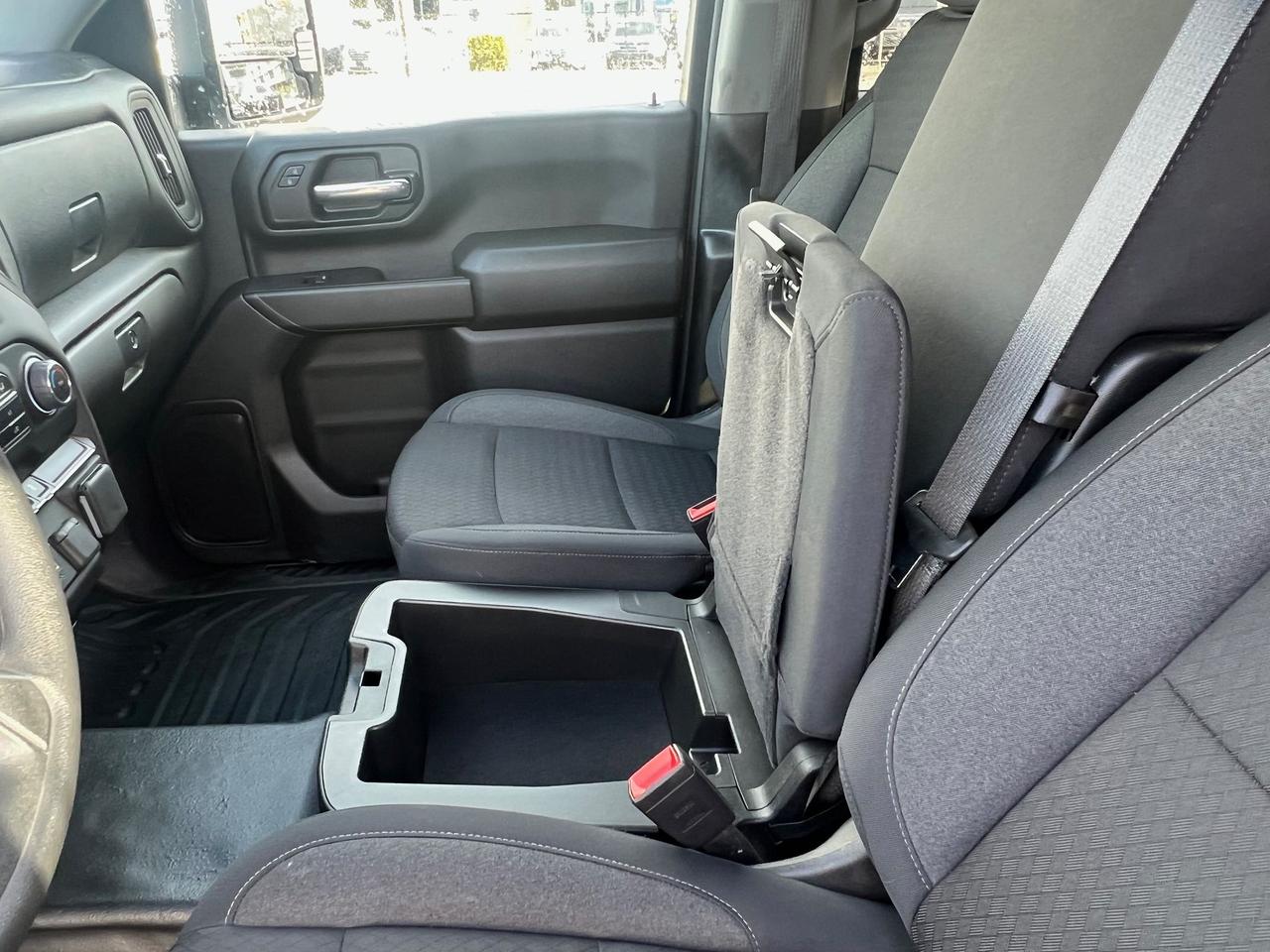 2025 Chevrolet Silverado 3500 4WD Crew Cab 172" Photo