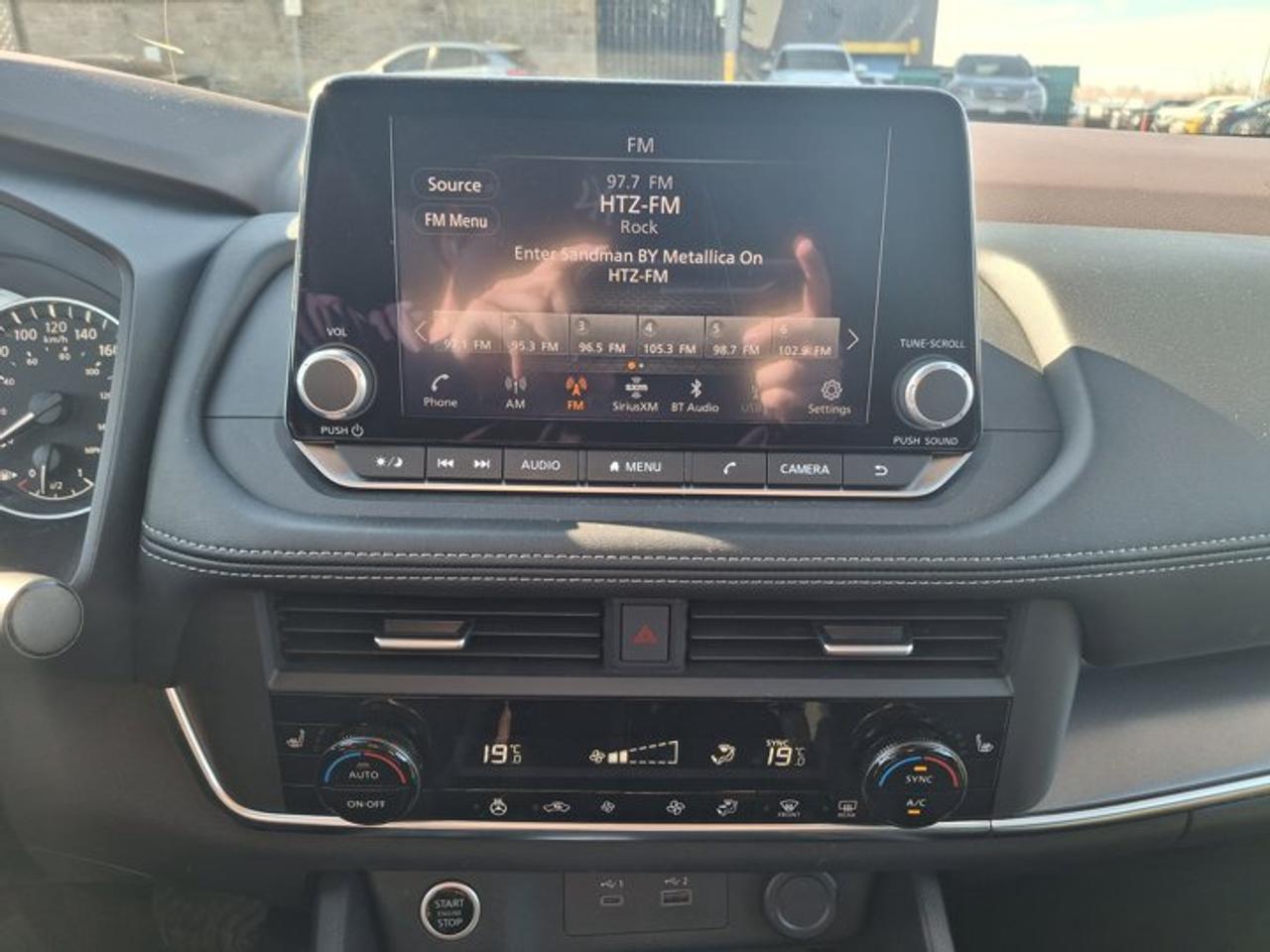 2023 Nissan Rogue SV AWD | Sunroof | 360 Camera | Remote Start | CarPlay + Android | Power Seat | and Much More ! Photo3