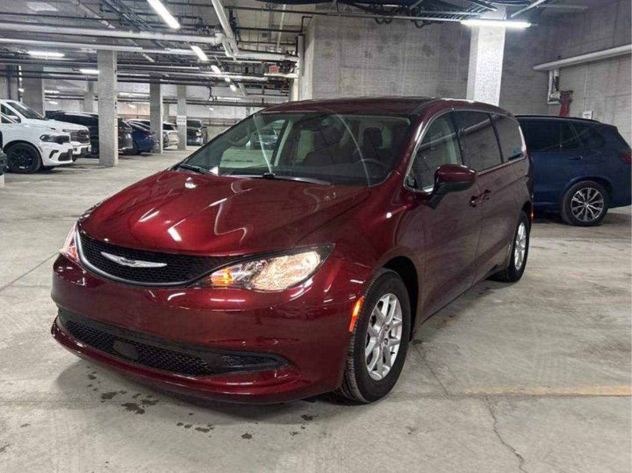 2023 Dodge Grand Caravan SXT | Heated Seats + Steering | Remote Start | Carplay + Android Auto | Power Liftgate | and More ! Photo0