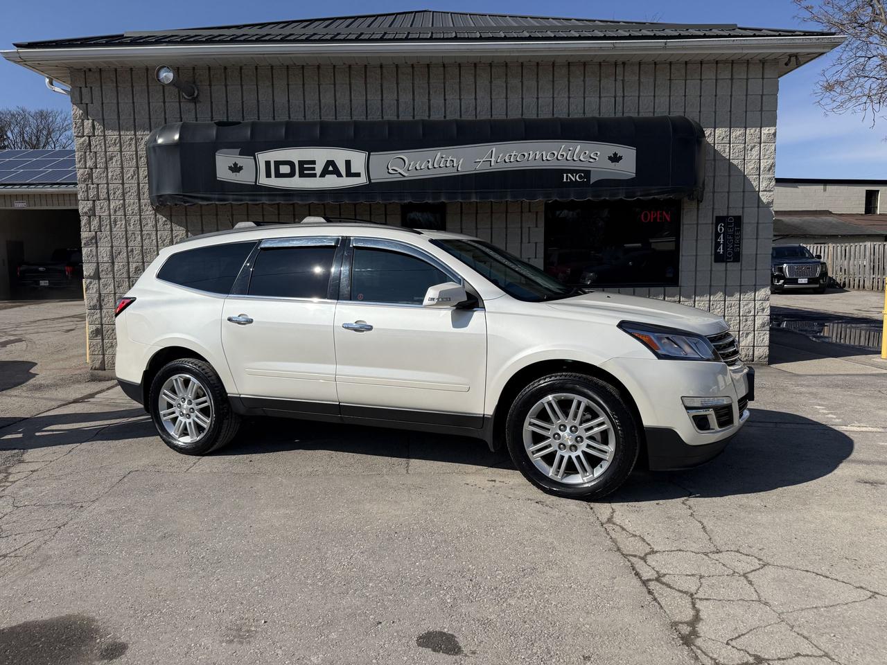 Used 2015 Chevrolet Traverse LT for sale in Mount Brydges, ON