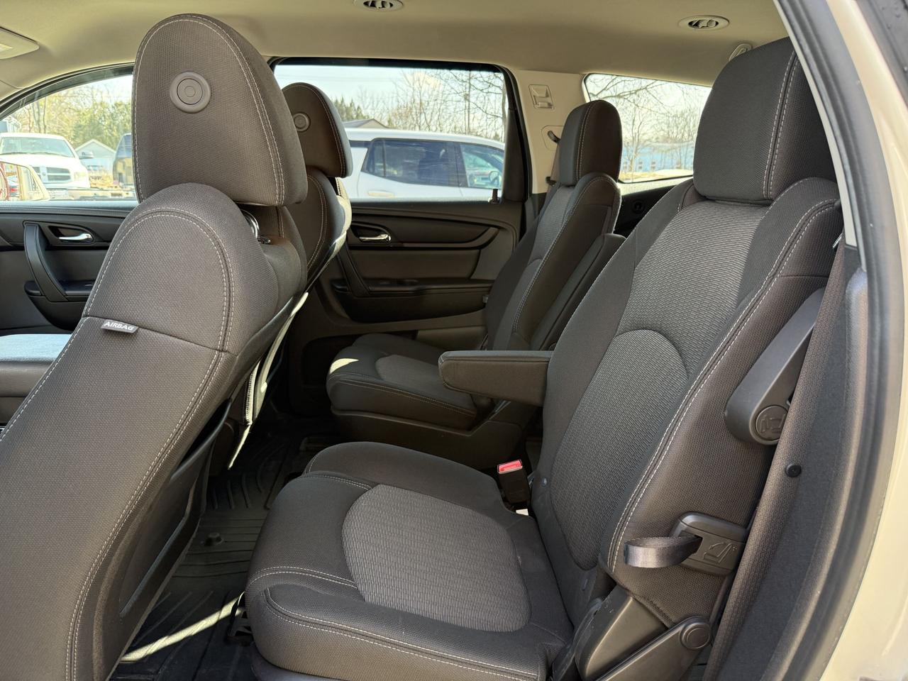 2015 Chevrolet Traverse LT Photo