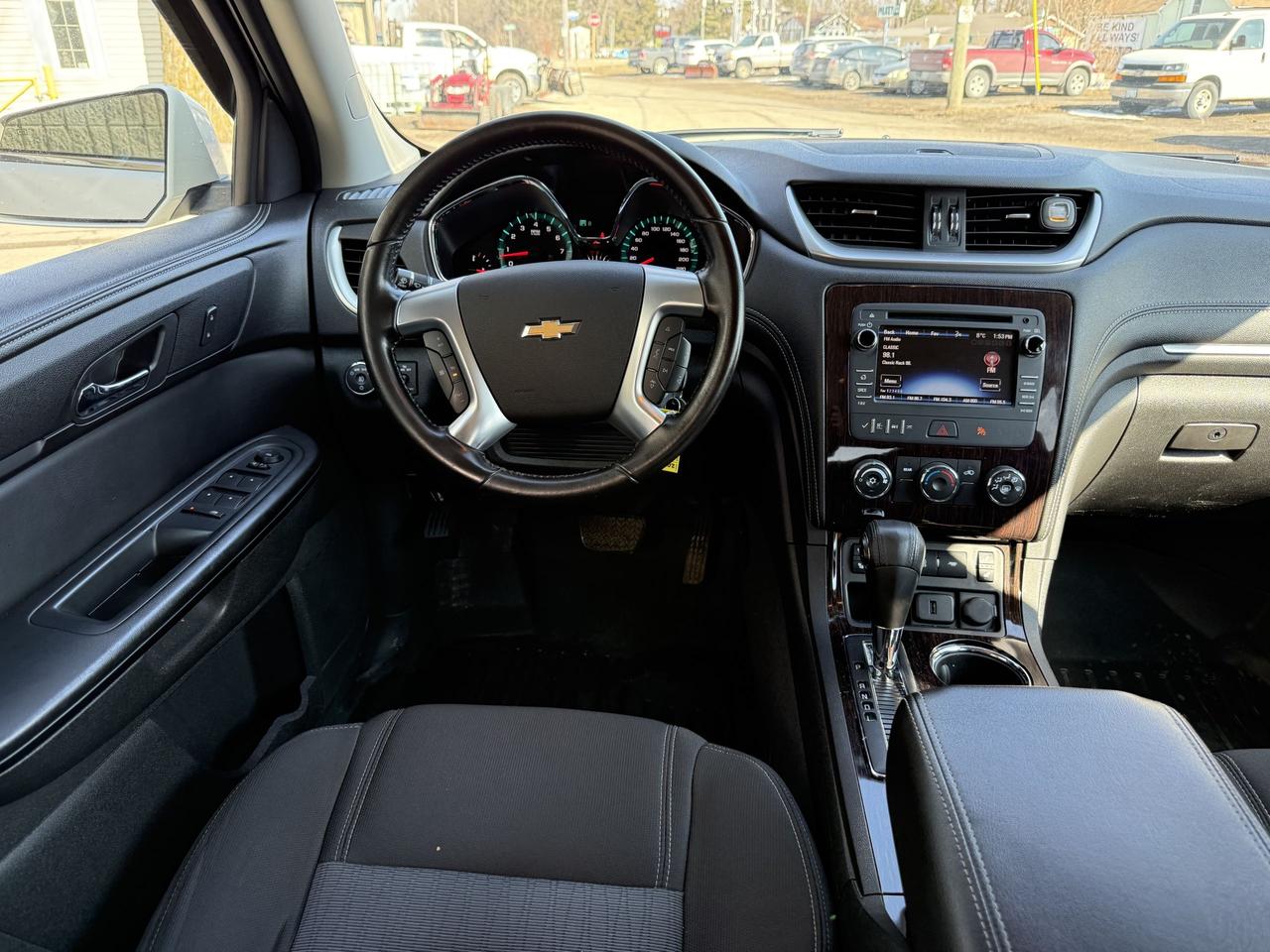 2015 Chevrolet Traverse LT Photo