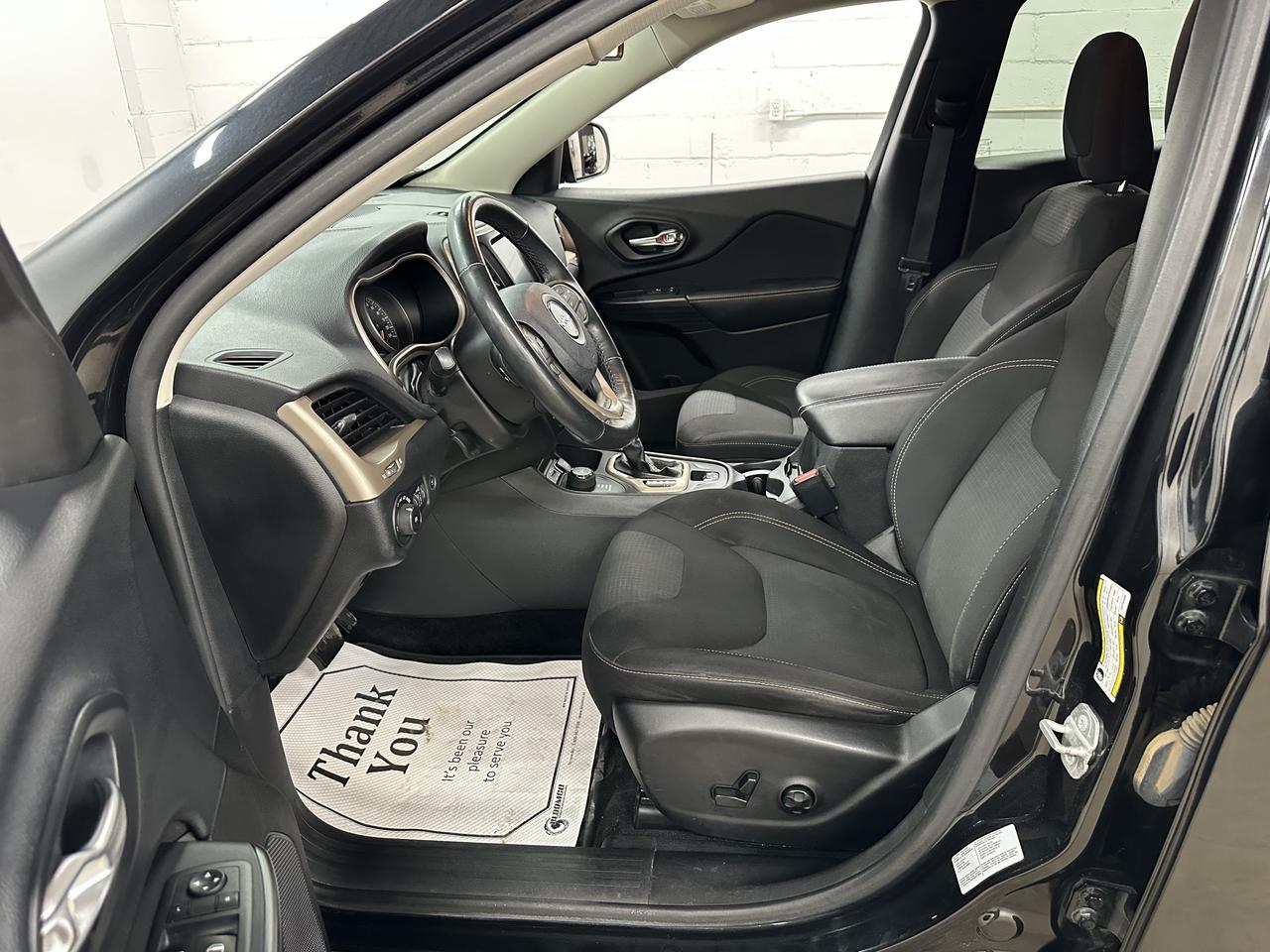 2015 Jeep Cherokee 4WD 4dr North Photo18