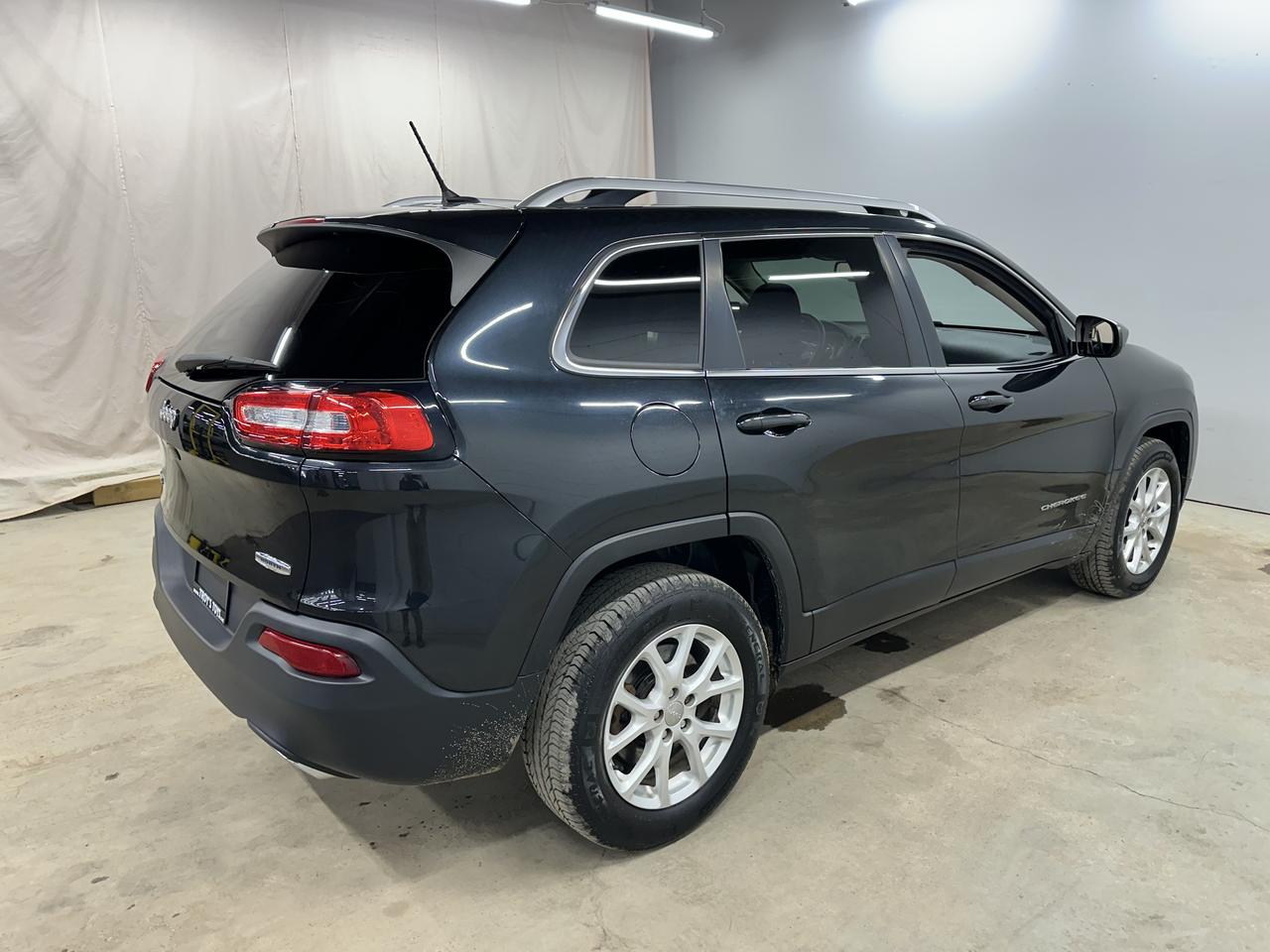 2015 Jeep Cherokee 4WD 4dr North Photo7