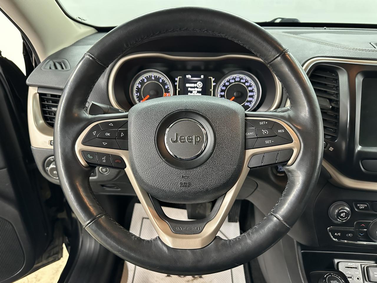 2015 Jeep Cherokee 4WD 4dr North Photo13