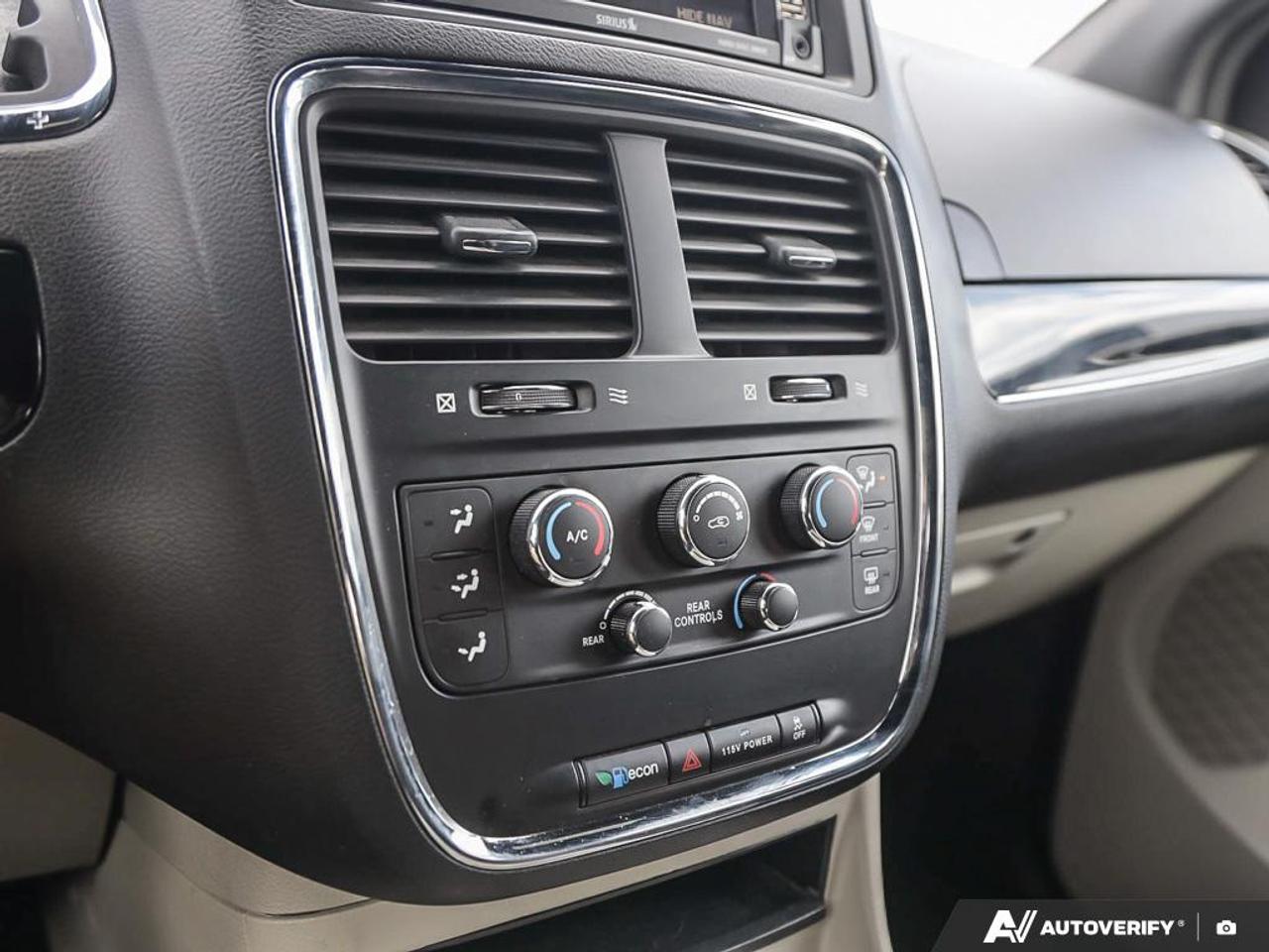 2017 Dodge Grand Caravan CVP/SXT Photo