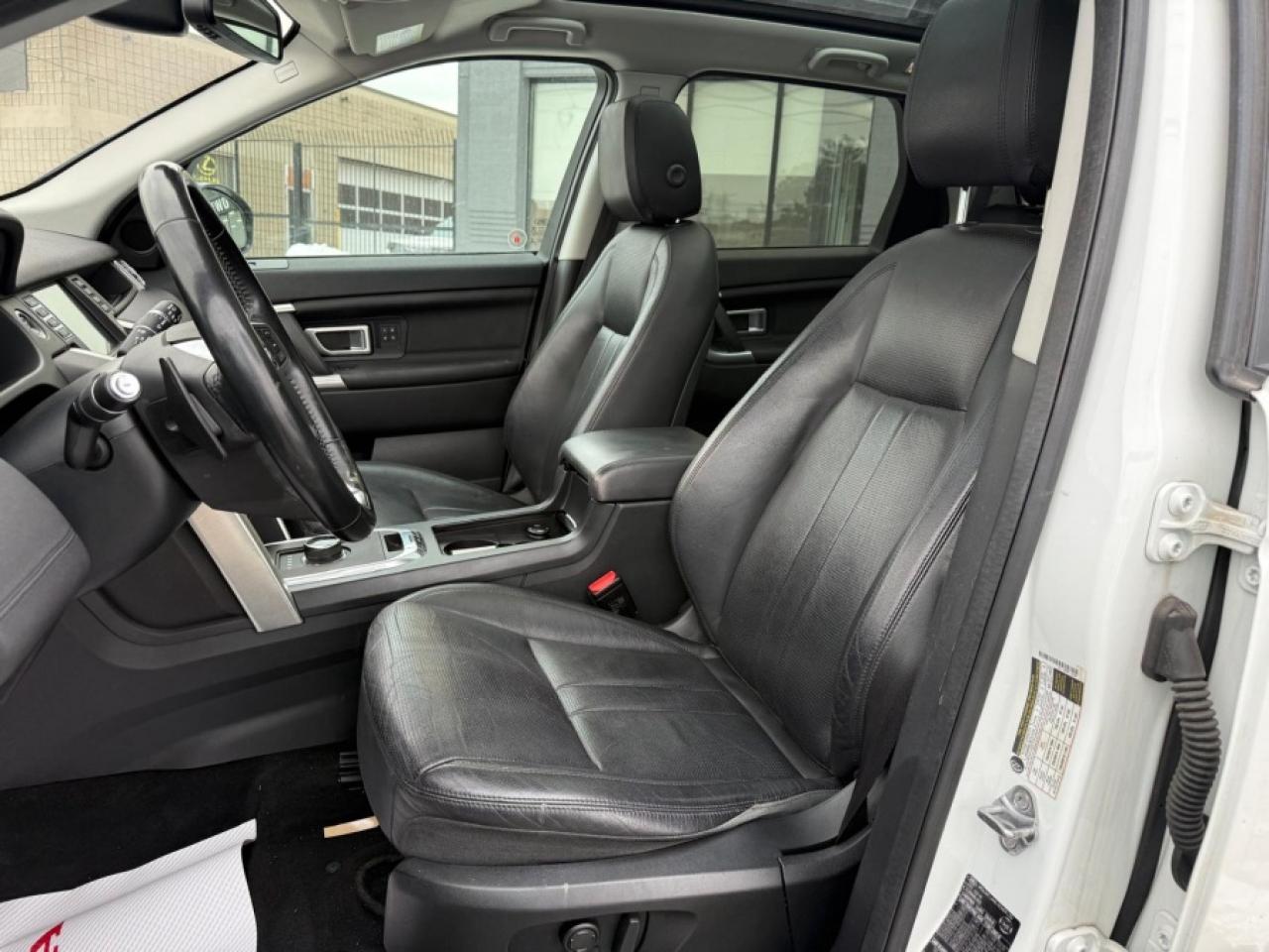 2018 Land Rover Discovery Sport HSE/ 7-PASSENGER/ LEATHER/ MOONROOF/ NAVIGATION - Photo #9