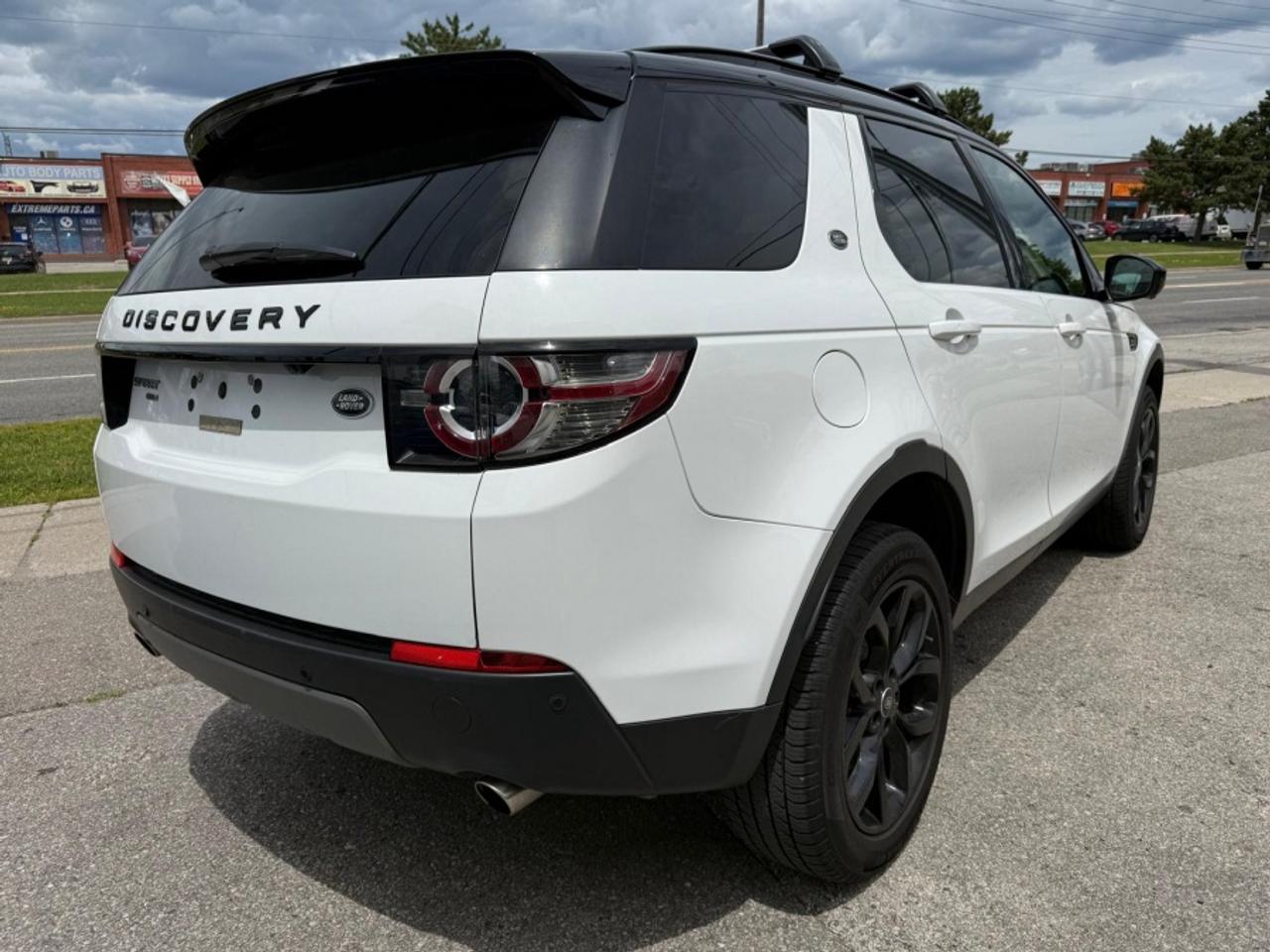 2018 Land Rover Discovery Sport HSE/ 7-PASSENGER/ LEATHER/ MOONROOF/ NAVIGATION Photo
