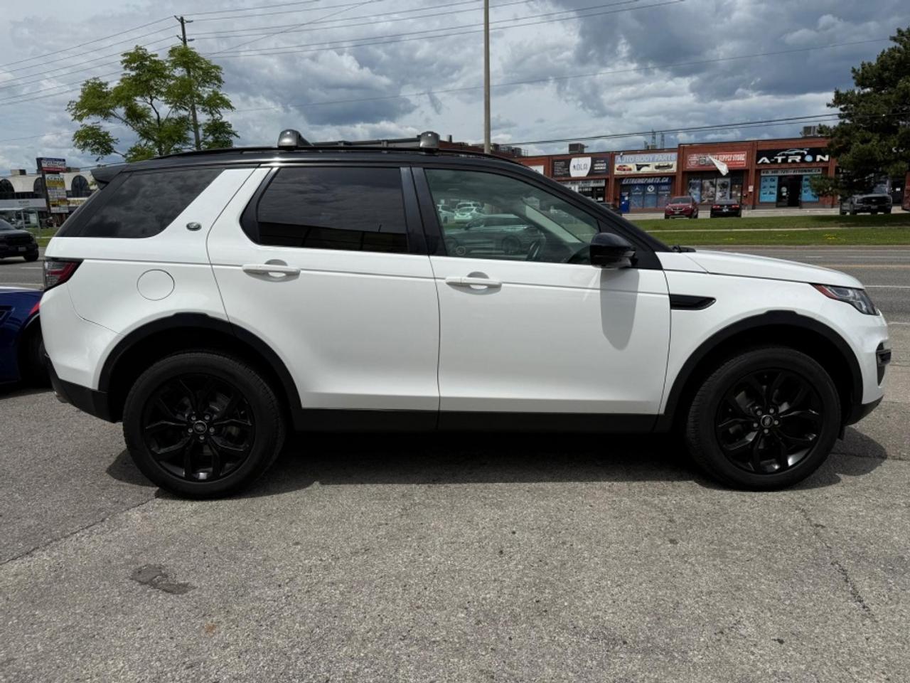 2018 Land Rover Discovery Sport HSE/ 7-PASSENGER/ LEATHER/ MOONROOF/ NAVIGATION - Photo #4