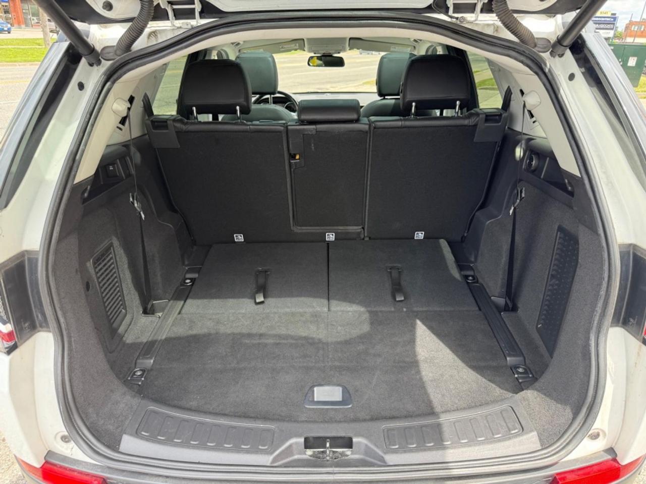 2018 Land Rover Discovery Sport HSE/ 7-PASSENGER/ LEATHER/ MOONROOF/ NAVIGATION Photo