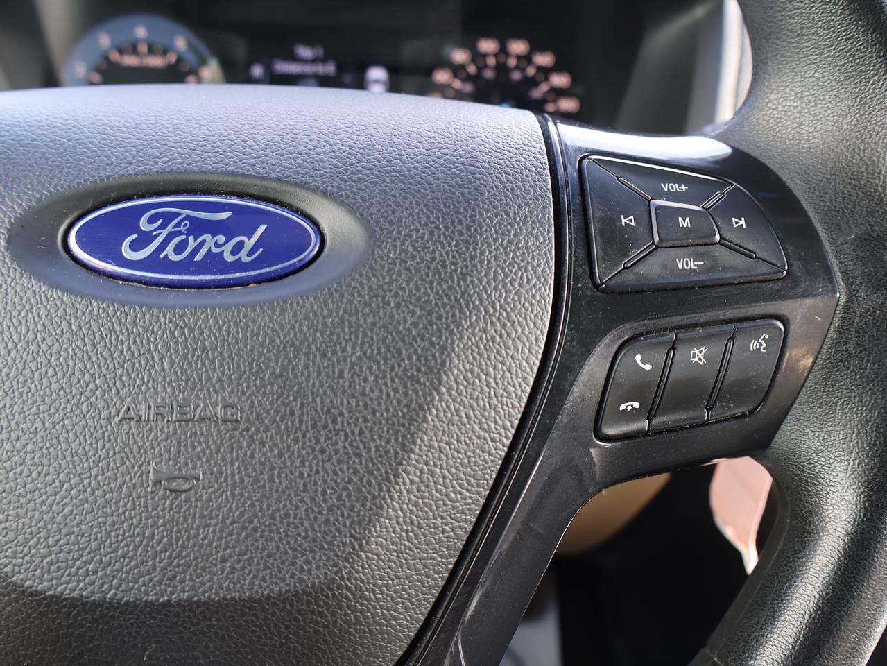 2017 Ford Explorer V6 PREMUM 4WD CERTIFIED *ACCIDENT FREE*7 SEATS* CAMERA BLUETOOTH HEATED SEATS CRUISE ALLOYS Photo