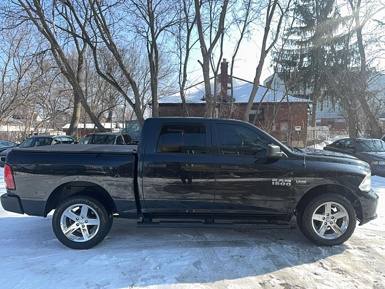 2017 RAM 1500 Express Photo4