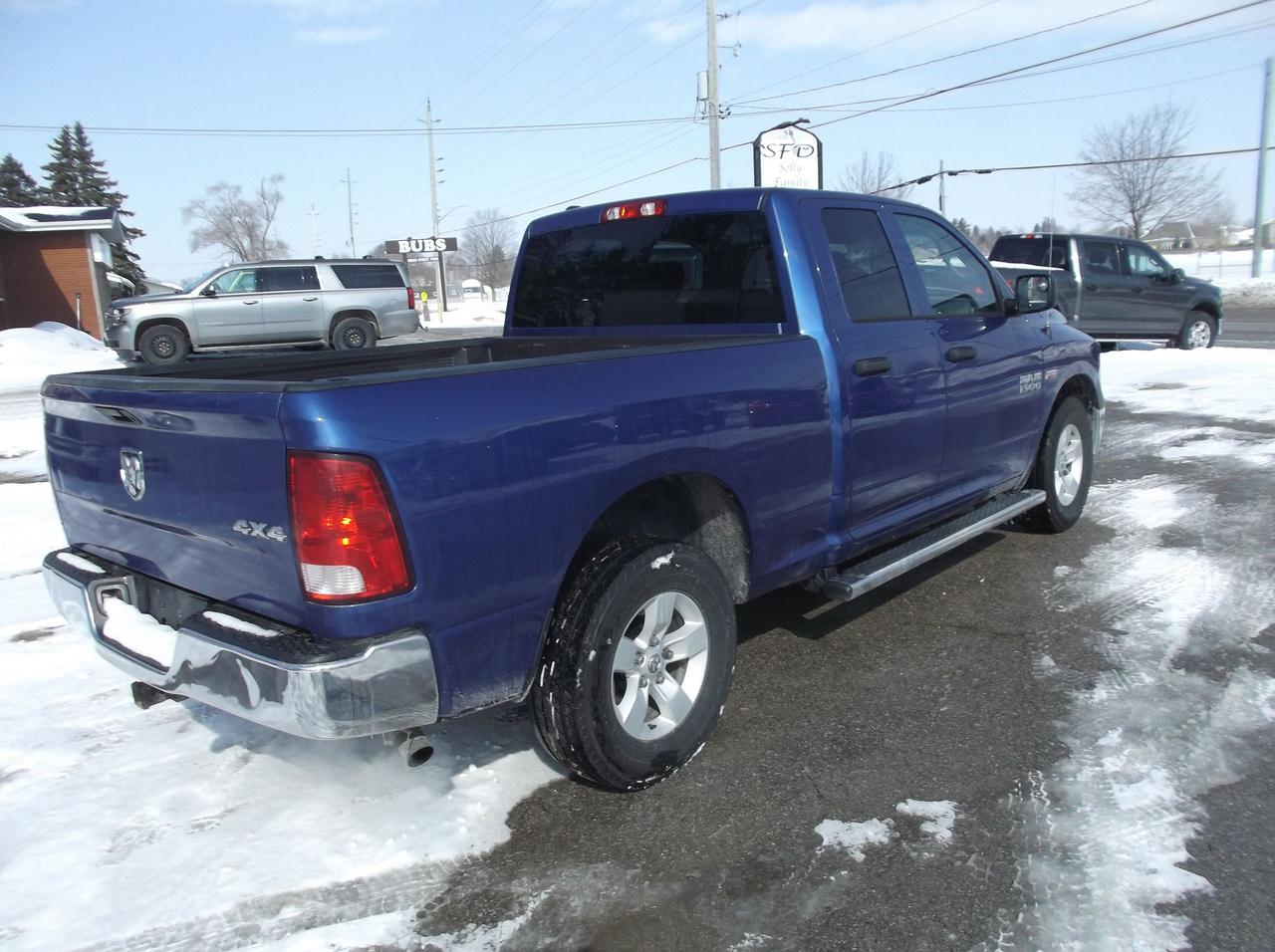2017 RAM 1500 4X4 ST Photo4