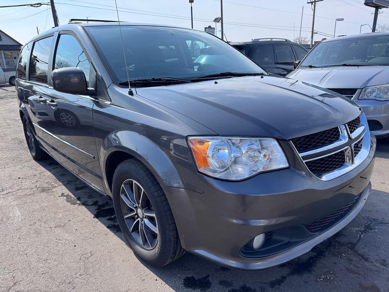2017 Dodge Grand Caravan SXT Premium Plus | Rear Cam | Business Conversion Photo