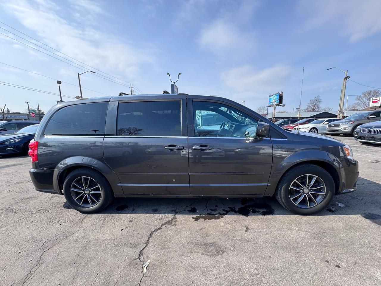 2017 Dodge Grand Caravan SXT Premium Plus | Rear Cam | Business Conversion Photo3